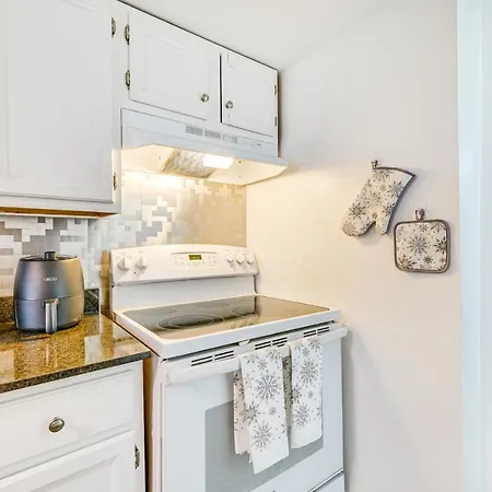 Downtown Albany Apartment Walkable Location!